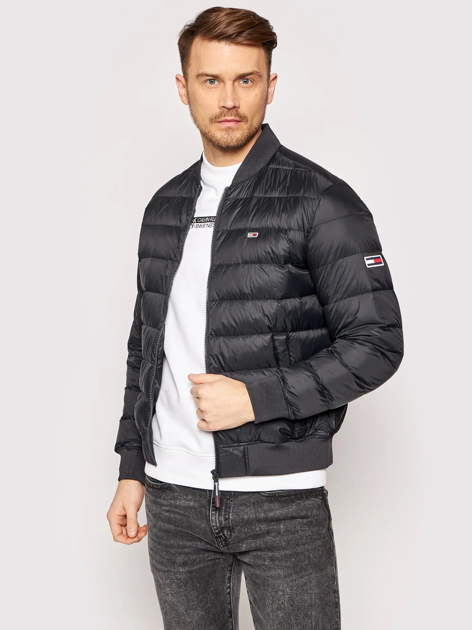 tommy-jeans-blouson-bomber-light-down-dm0dm10597-noir-regular-fit