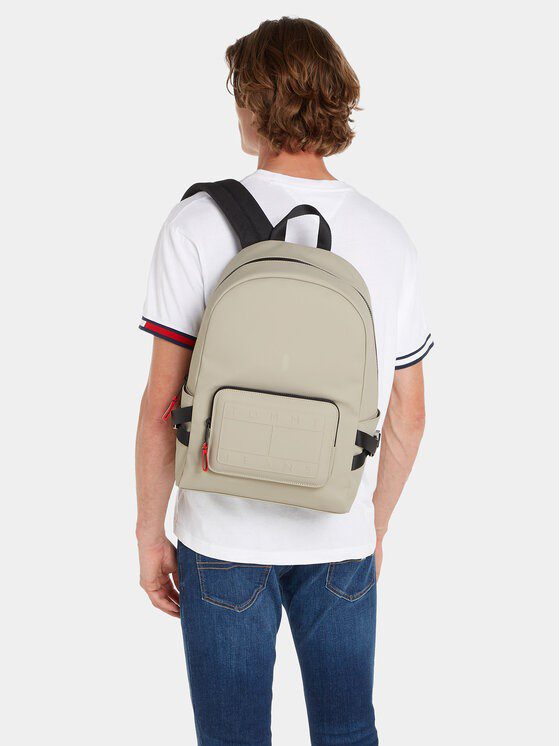 tommy-jeans-rucksack-tjm-street-trek-backpack-am0am12135-grau-8720646503377