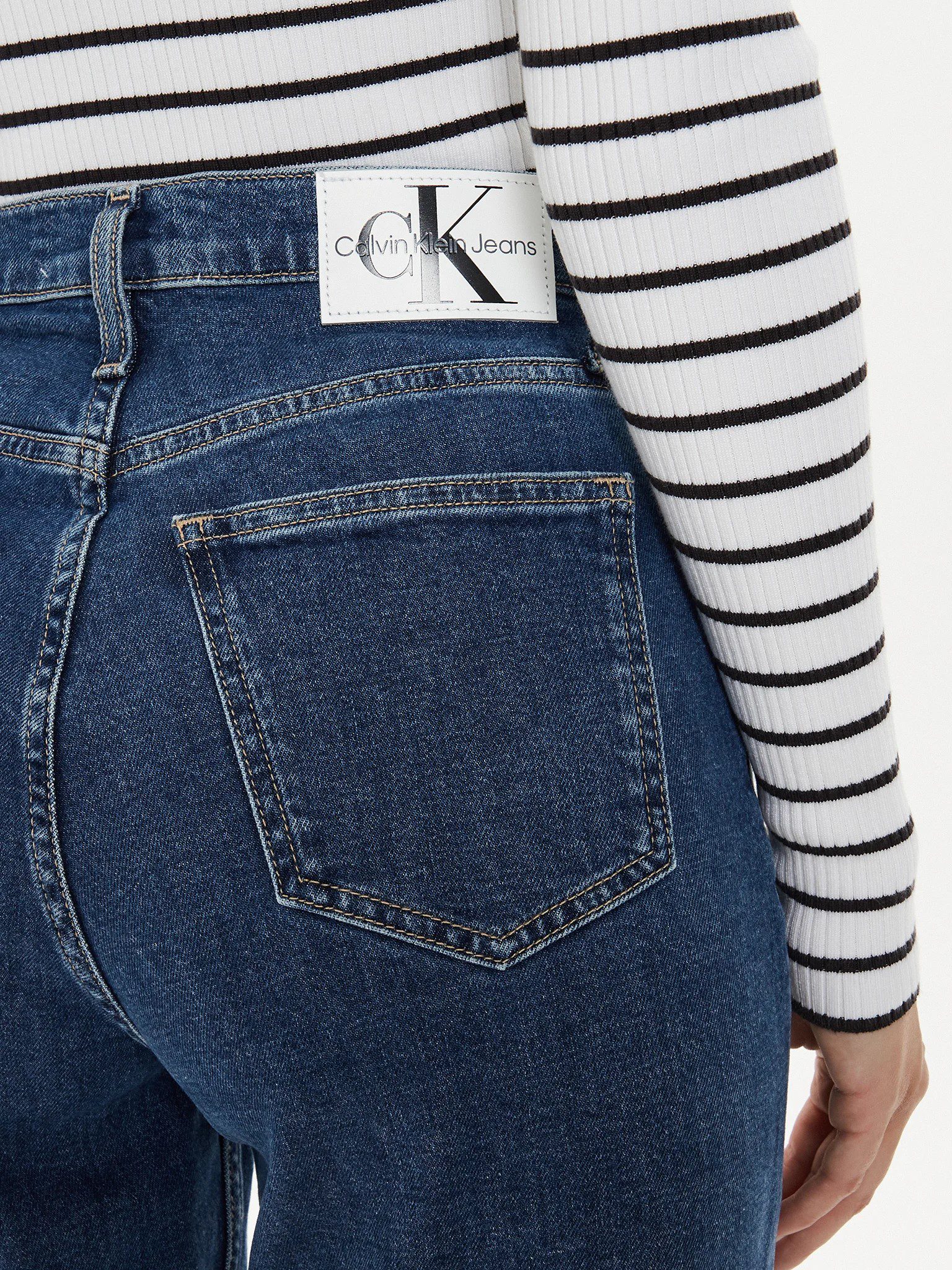 calvin-klein-jeans-blugi-j20j223660-albastru-mom-fit-0000303848262 (3)