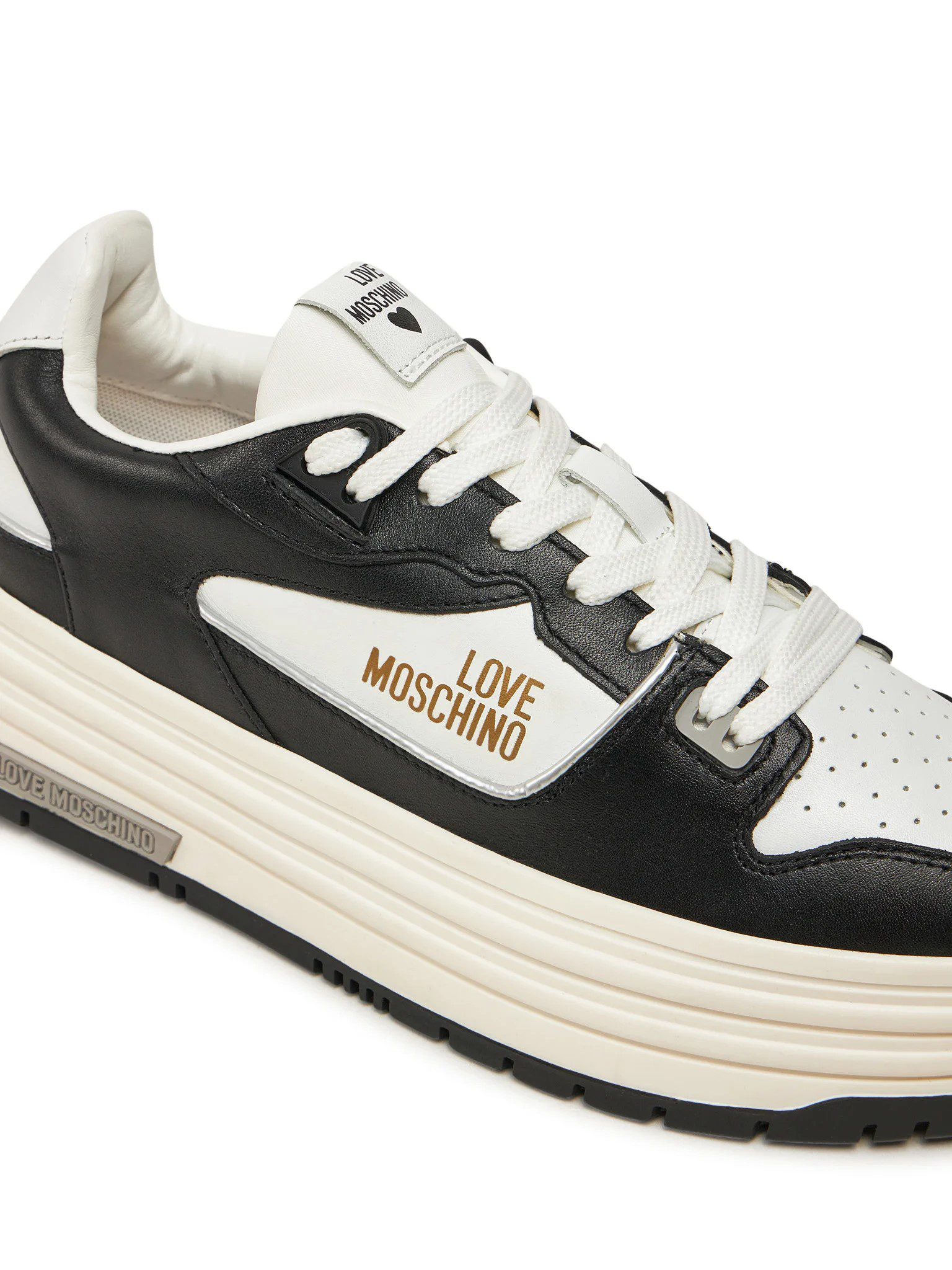 love-moschino-sneakersy-ja15356g0liai00a-czarny-0000304374005 (4)